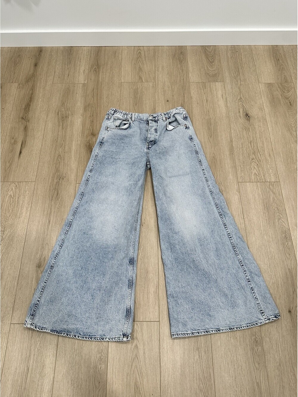 We the Free Lovefool Extra Wide Leg Jeans Size 31 Button Fly